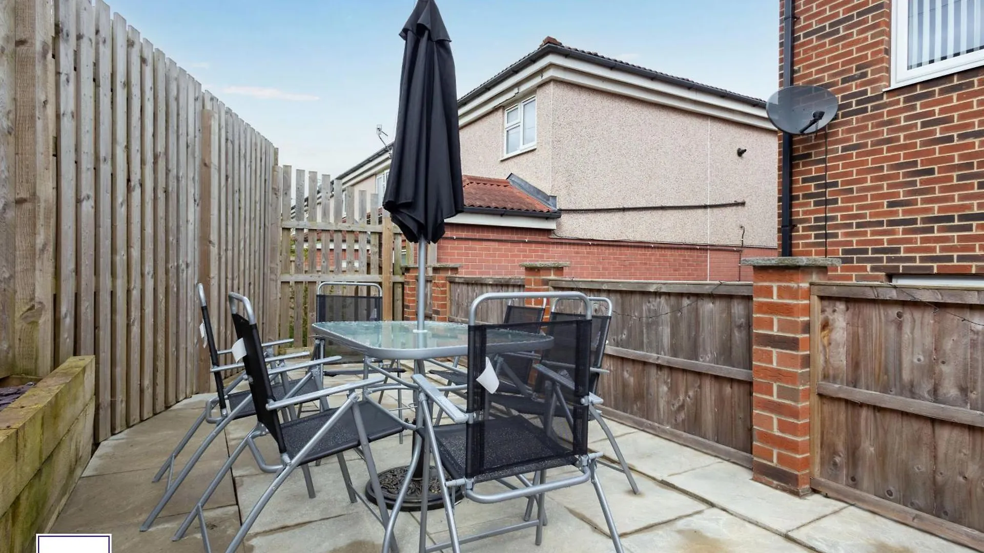 Holiday home Alt-Stay Leeds, M621 Junction 1 - Free Parking & Fast Wi-Fi - Fussball Table - Master En-Suite - Idea For Contractors & Long Stays