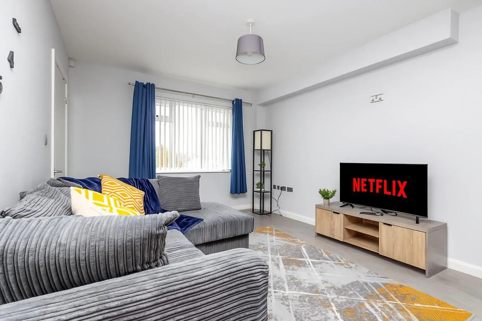 Alt-Stay Leeds, M621 Junction 1 - Free Parking & Fast Wi-Fi - Fussball Table - Master En-Suite - Idea For Contractors & Long Stays 0*, Leeds (West Yorkshire) United Kingdom