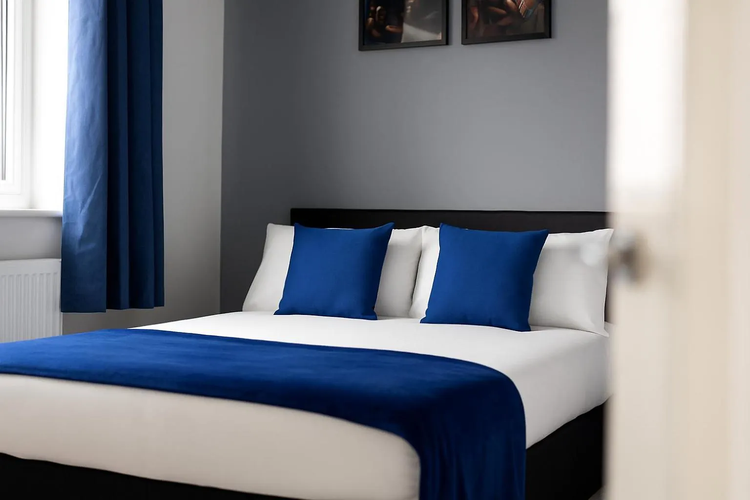 Alt-Stay Leeds, M621 Junction 1 - Free Parking & Fast Wi-Fi - Fussball Table - Master En-Suite - Idea For Contractors & Long Stays Leeds (West Yorkshire)